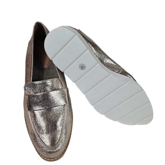 A.New.Day, Women's Metallic loafers, great condition, Size 10W - Picture 6 of 7
